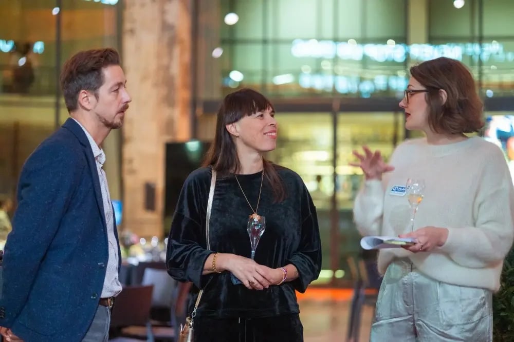 HerWalk_Downloads_Companies